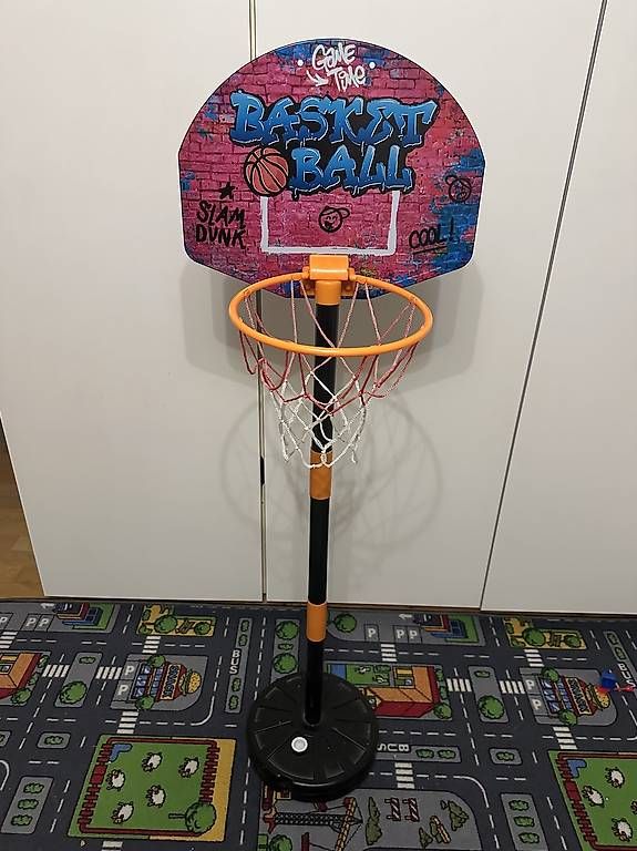 Basketballkörbe: Kinder-Basketballkorb – Gebraucht aus Küssnacht am Rigi von mis_skz5