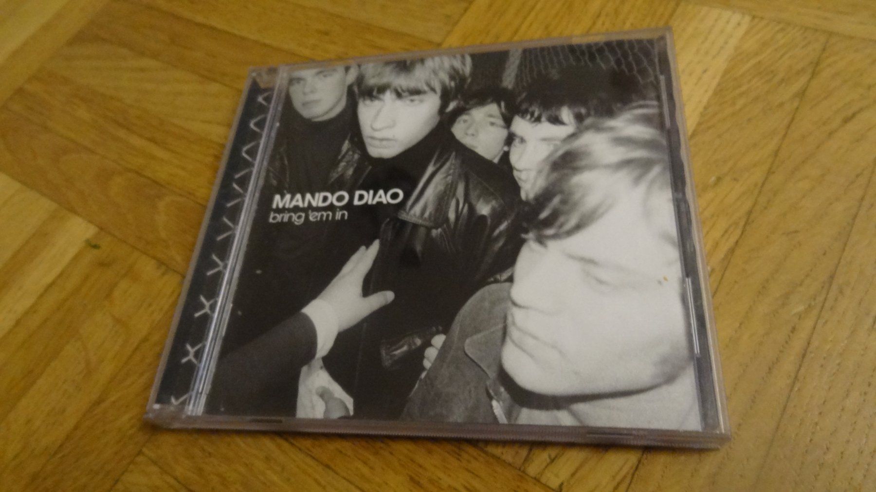 CD: Mando Diao - Bring em in CD – Usato da Olten venduto da Disc-Ausverkauf