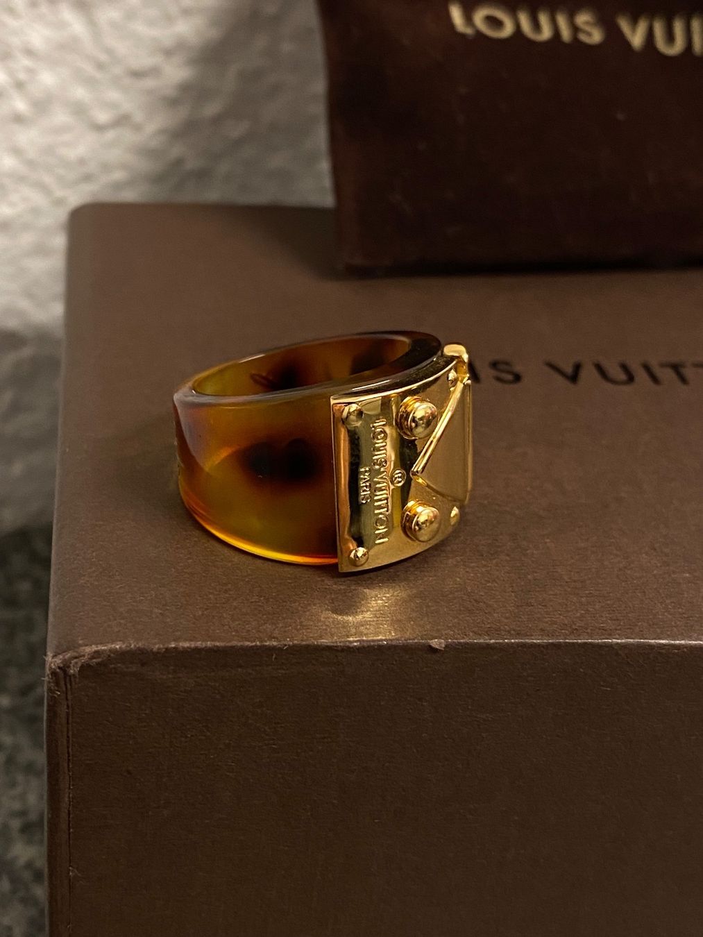 Louis Vuitton Ringe: Louis Vuitton Lock Me Ring L – Neu (gemäss Beschreibung) aus Winterthur von marisole4 4