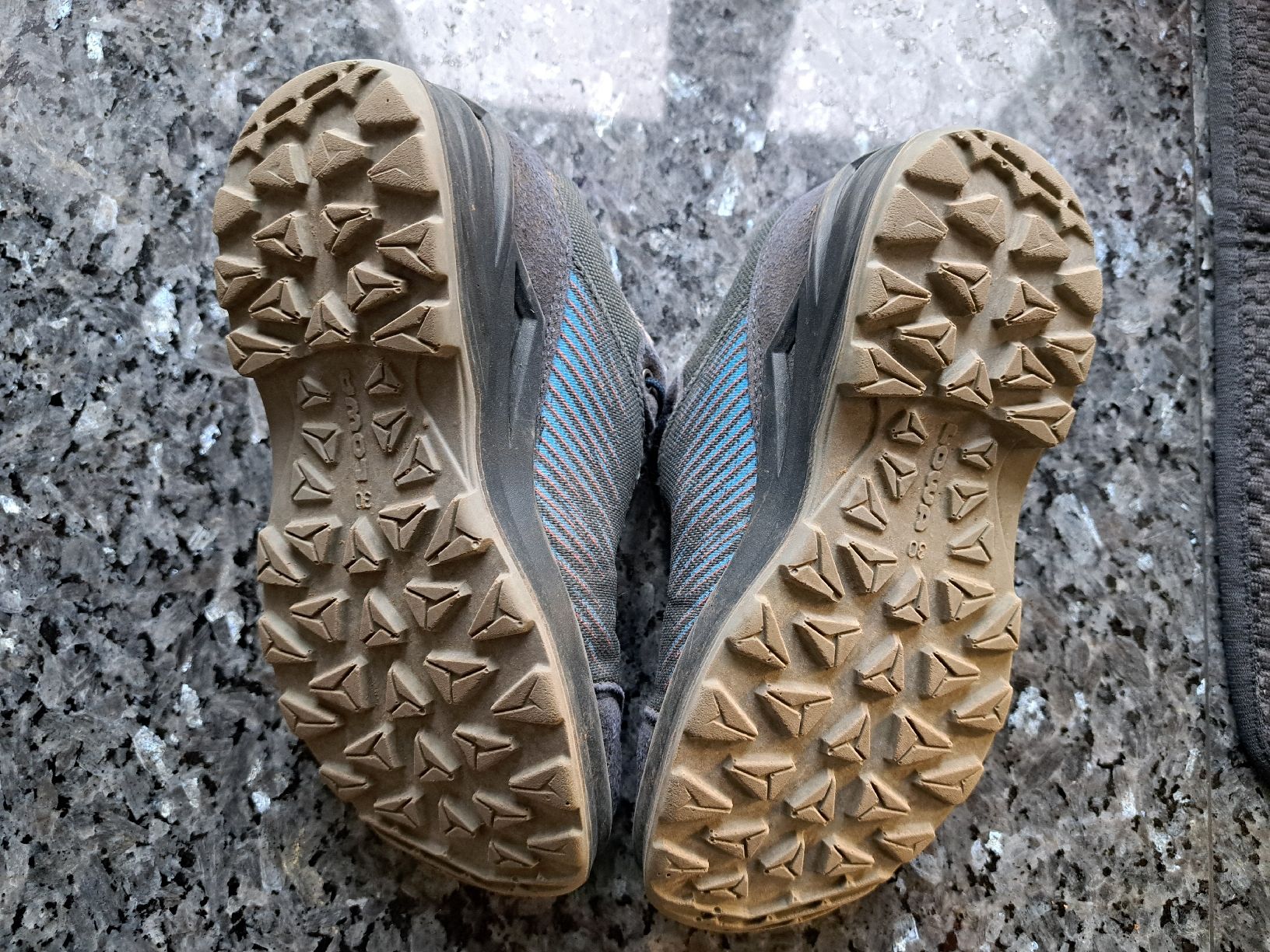 Lowa Scarpe per ragazzi: Lowa Gore-Tex Wanderschuhe Kinder Gr 30 – Usato da Elsau venduto da swissmade77 2