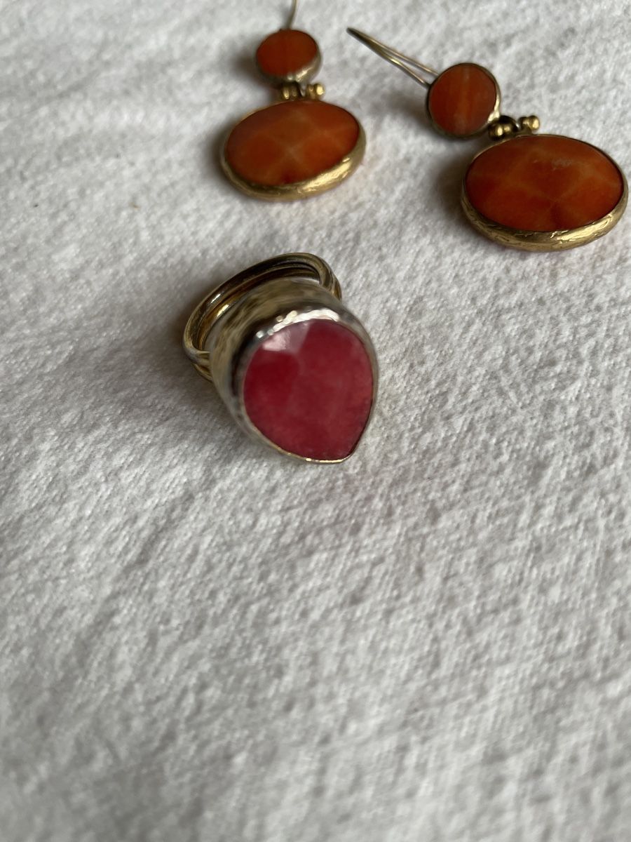 Altri gioielli: Ohrringe mit Karneolstein und 1 Ring – Usato da Münsingen venduto da Secondhand89 3
