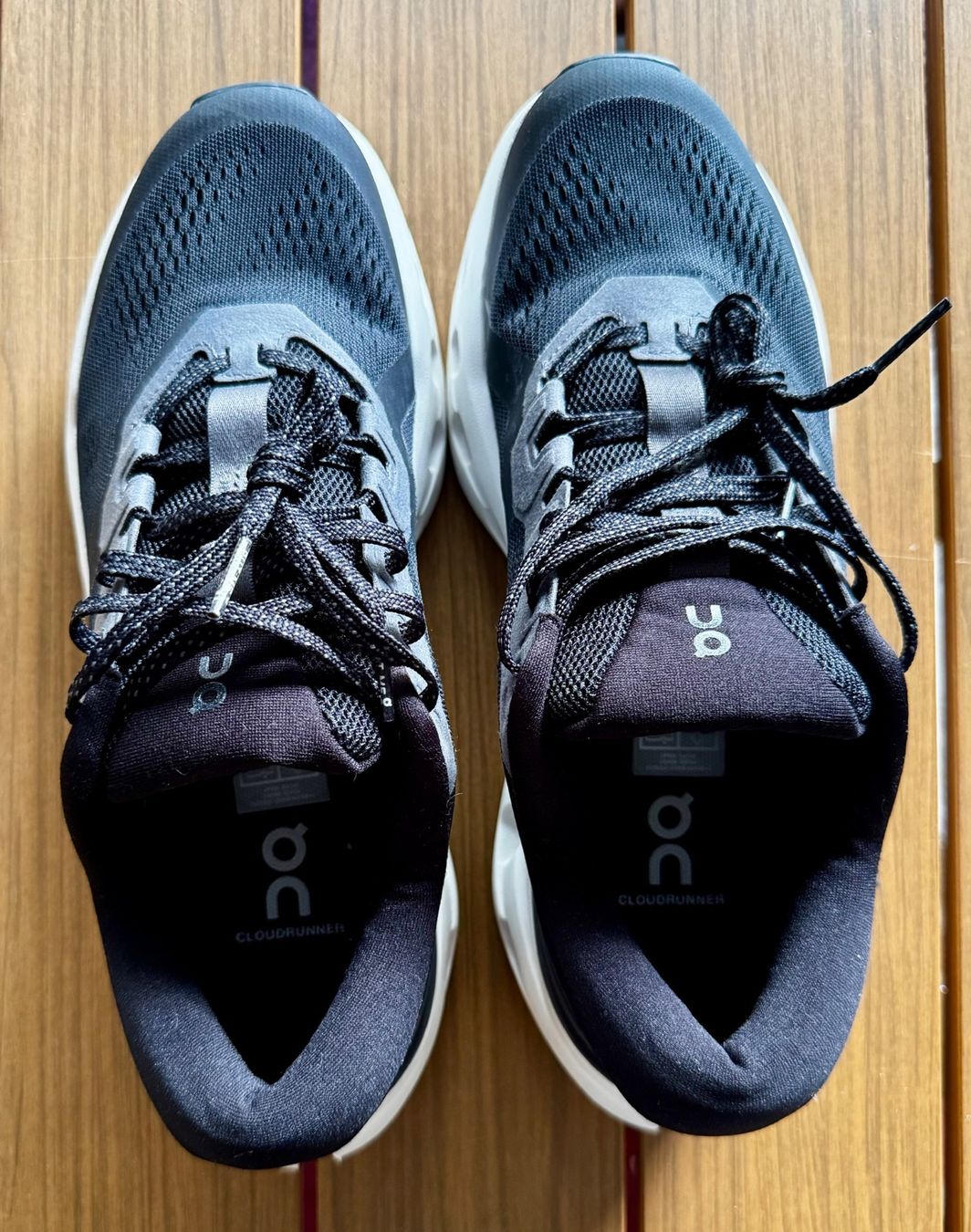 On Scarpe da uomo: ON Cloudrunner Laufschuhe EU 40.5 neuwertig – Usato da Zürich venduto da Sever