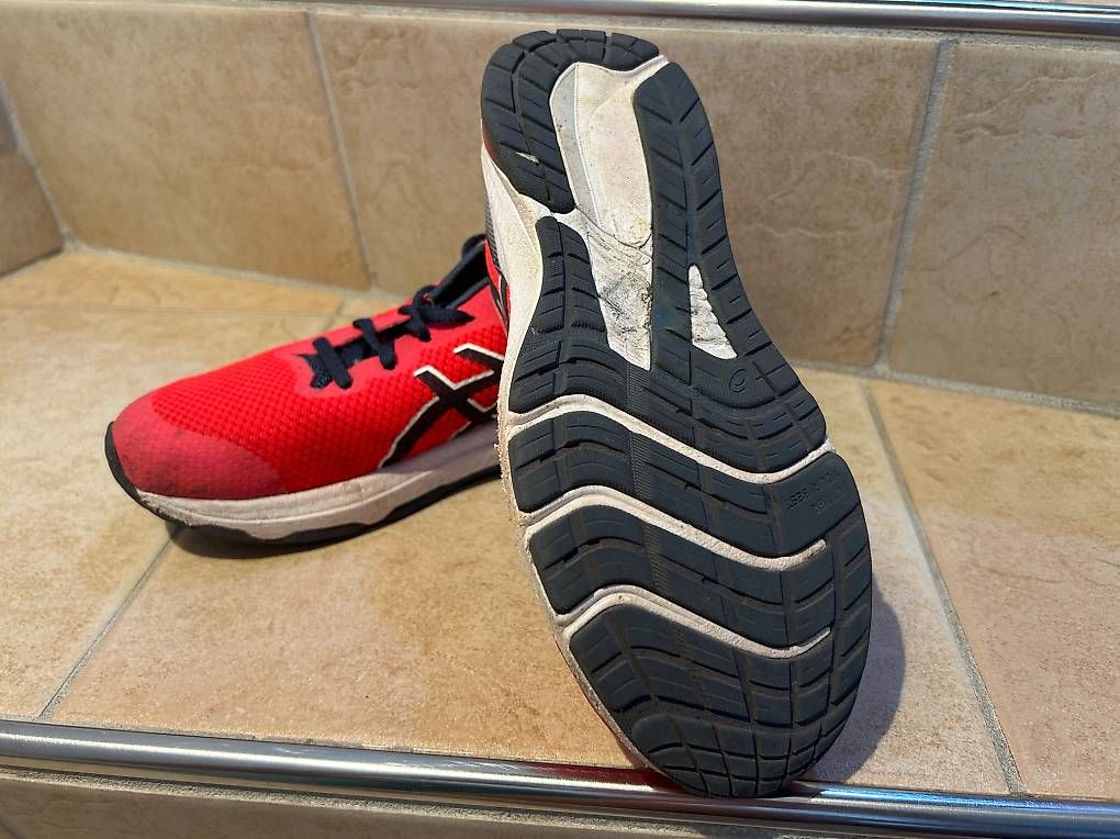 Scarpe per ragazzi: ASICS Aussenturnschuh Gr. 38 – Usato da Schmerikon venduto da sab_6ppz 4
