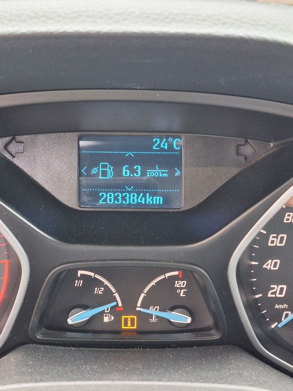 Ford Autos: Ford Grand C-Max 2.0 TDCi – D'occasion à Faoug par Cedurofu 5