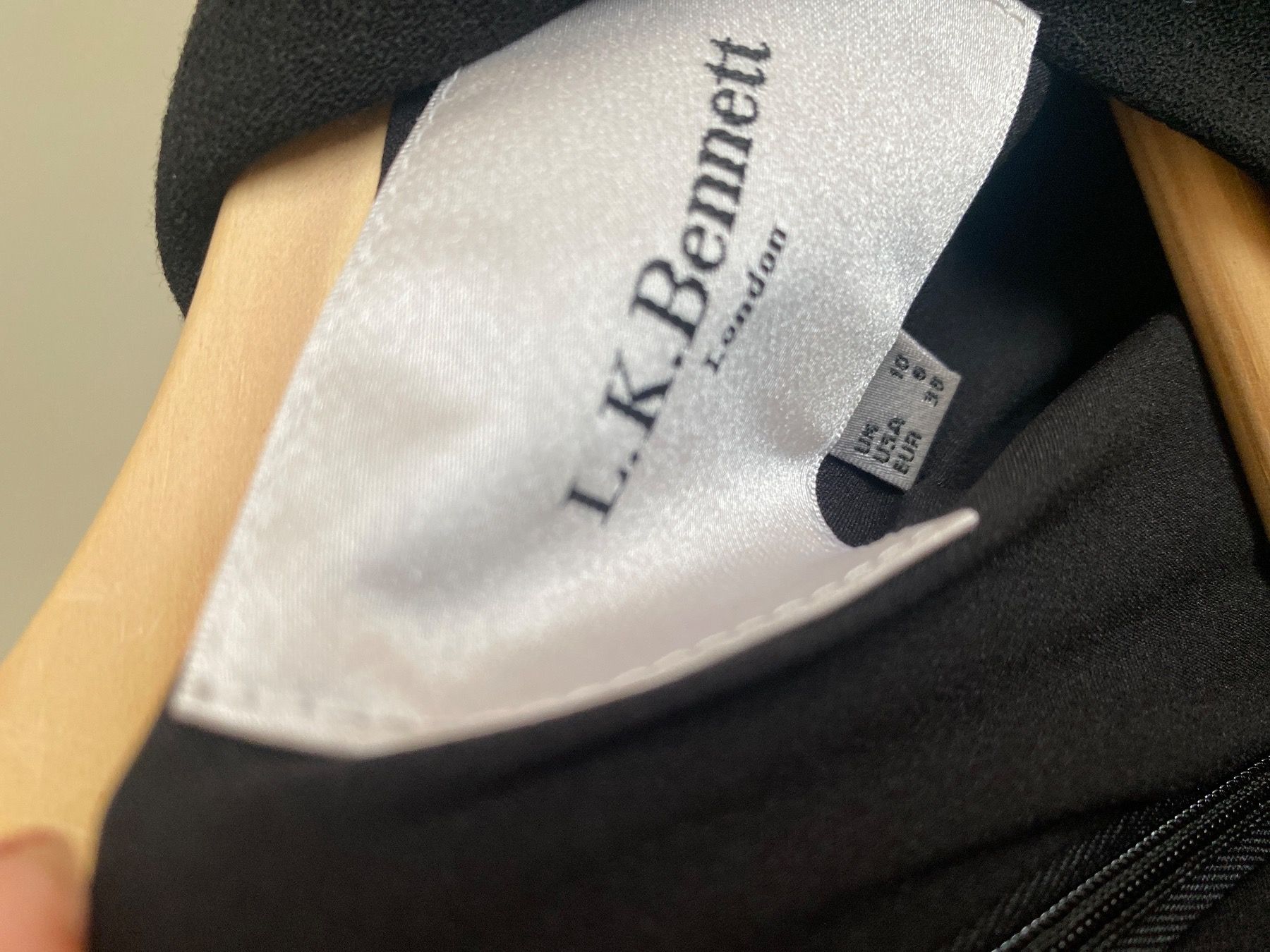 Kleider: Elegantes Schwarzes Kleid Grösse 38 – Gebraucht aus Klosters Dorf von chloe-9072 3