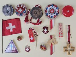 15x S&S 1. August Abzeichen, Plaketten, Nadeln, etc. 1926-96