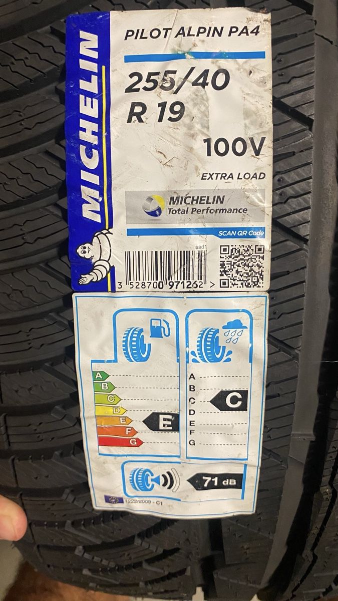 Michelin Pneus & Roues: Komplett neu, 2 x Reifen – Neuf avec emballage d'origine à Dietikon par Antoniofernandes123