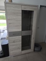 Vitrine in Holzoptik
