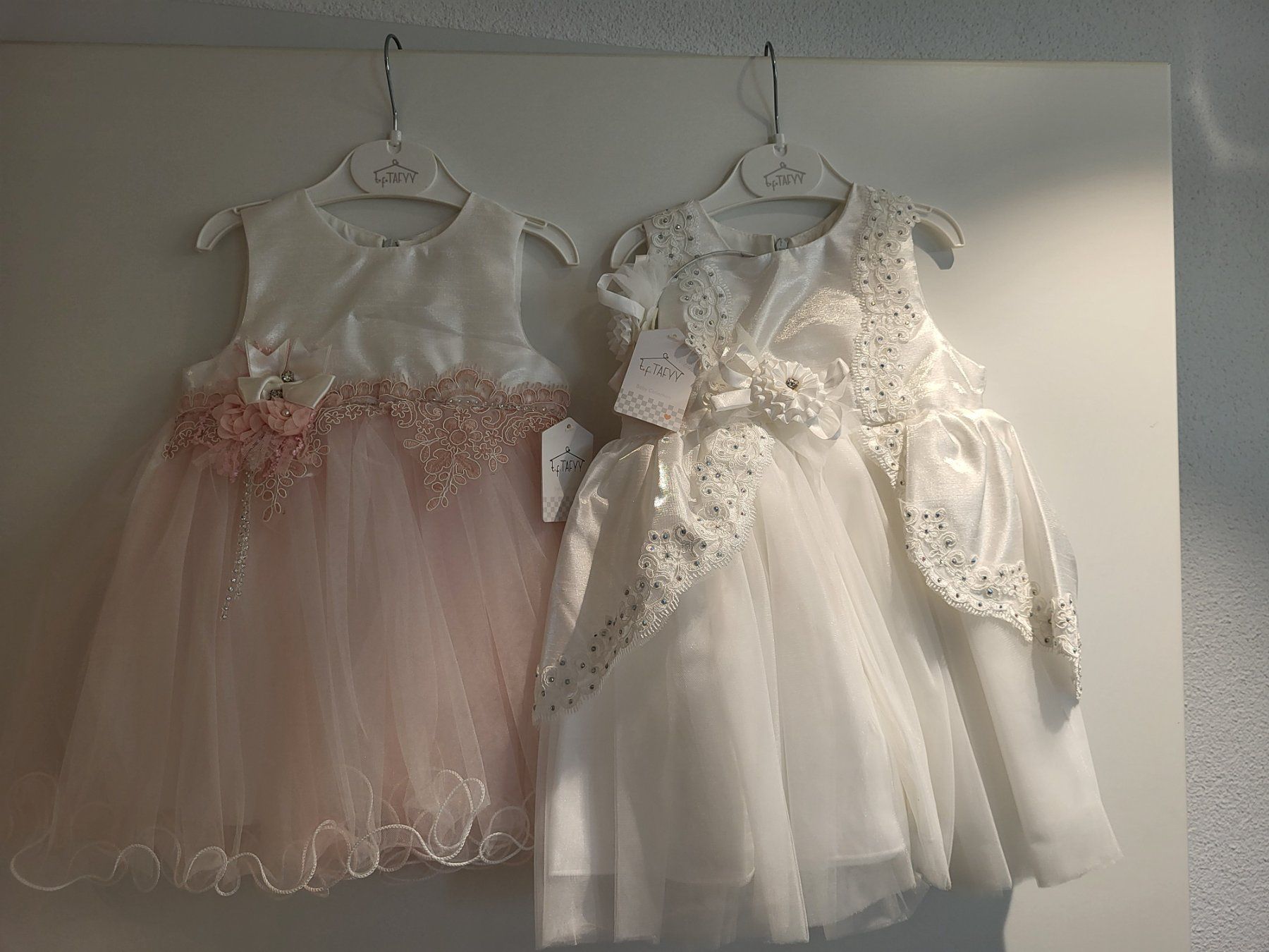 Vestiti & Gonne: Div. Kinderkleider 1-4 jährige – Nuovo e nell'imballaggio originale da Gossau SG venduto da Ak0 1