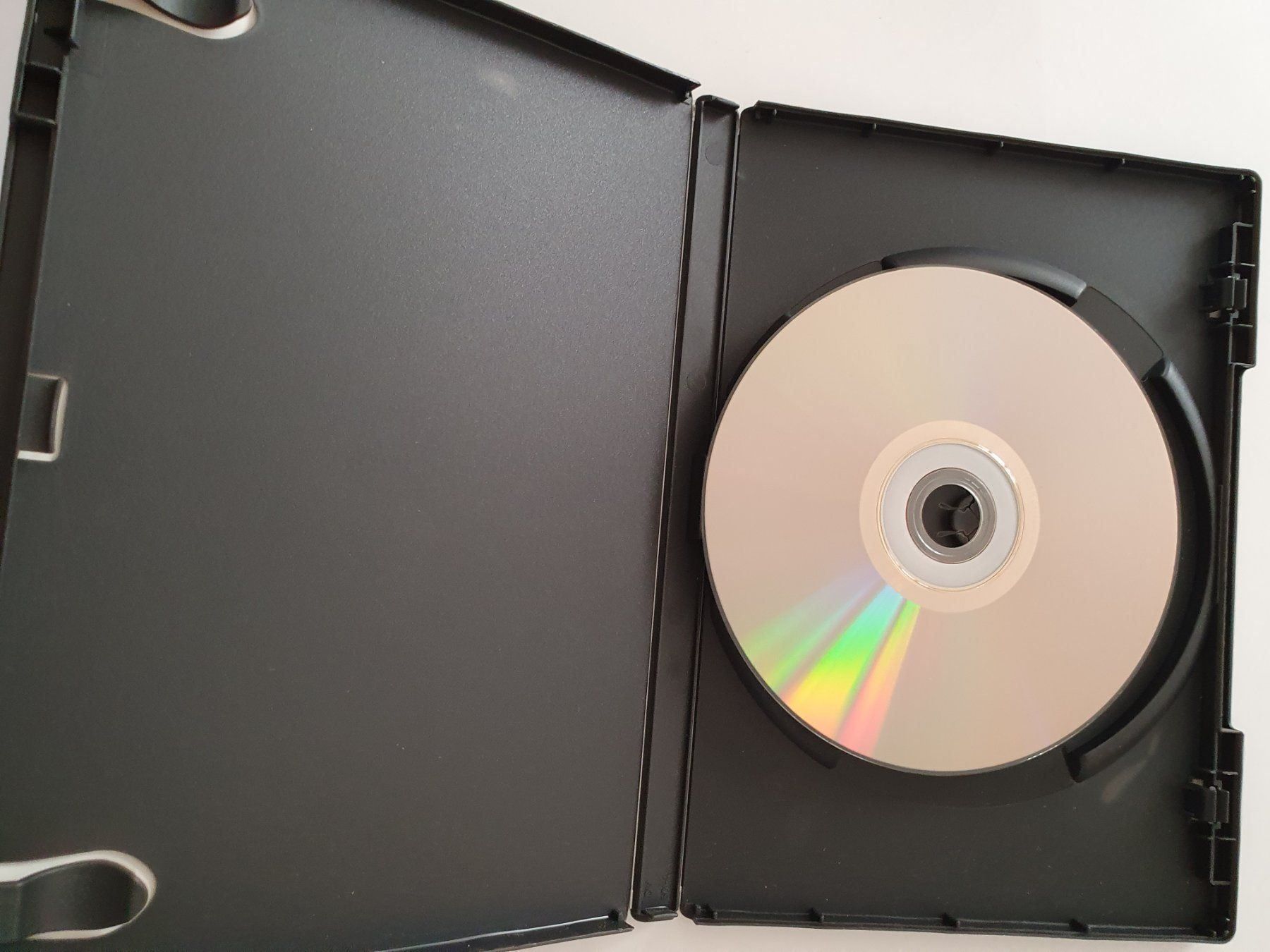 Tous les DVDs: Stirb langsam 4 .0 - Bruce Willis – D'occasion à Oberdorf BL par BaldenEagle 2