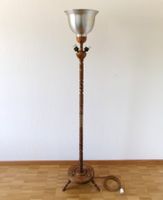 Antike gedrechselte Stehlampe