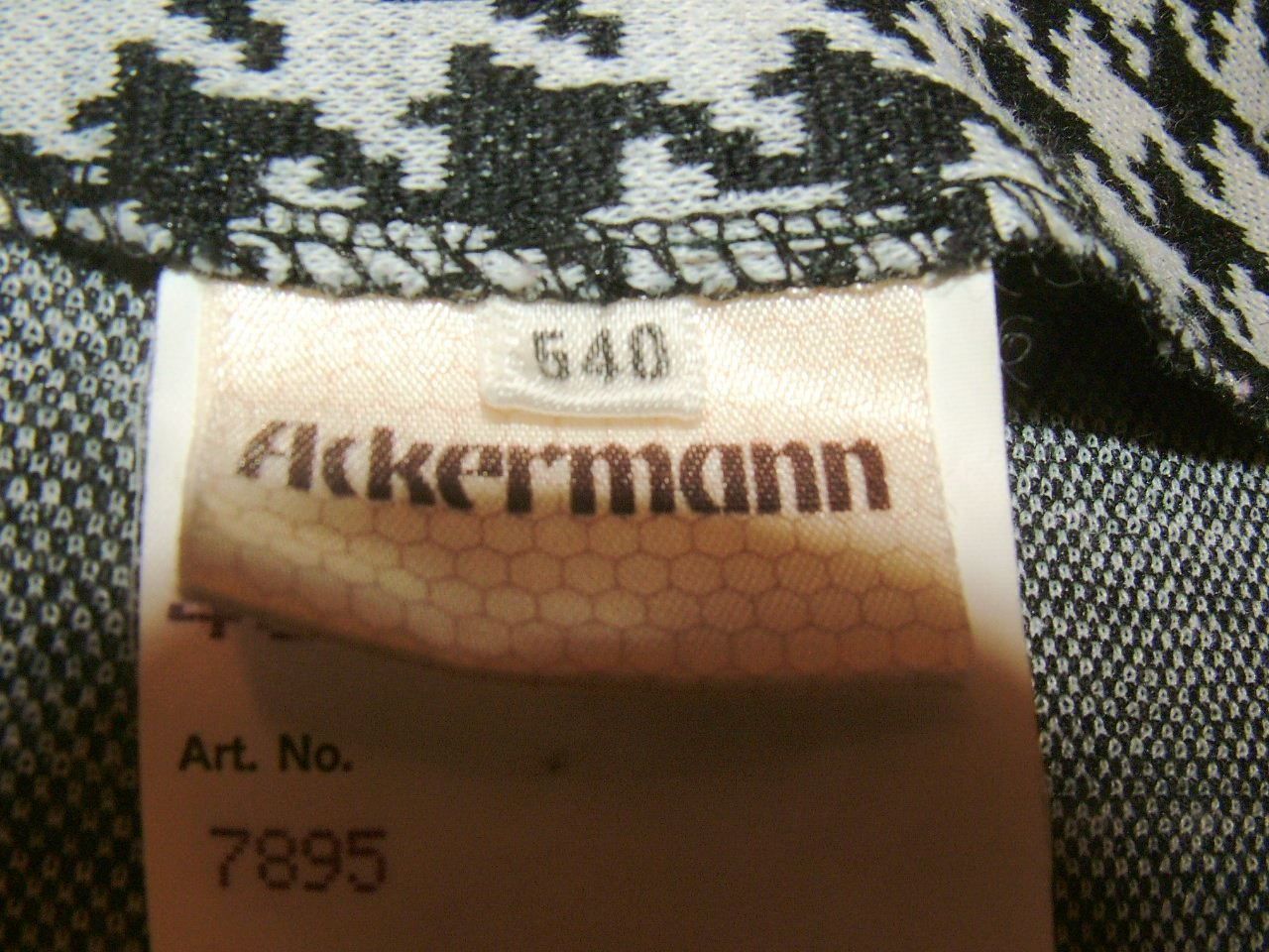 Jacken: Blazer Ackermann, Gr. 40, Hahnentrittmuster Feinstrick %%% – Gebraucht aus Nunningen von Fashion-Ave51 2