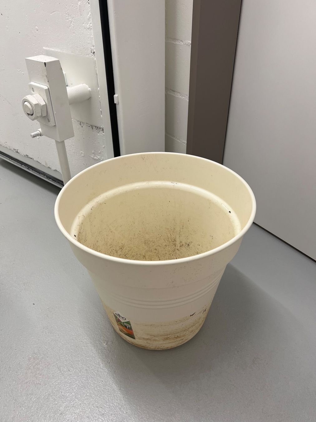 Vasi per fiori: Large Plant Pot l Grosses Blumentopf – Usato da Uitikon Waldegg venduto da sel_rs2d 3