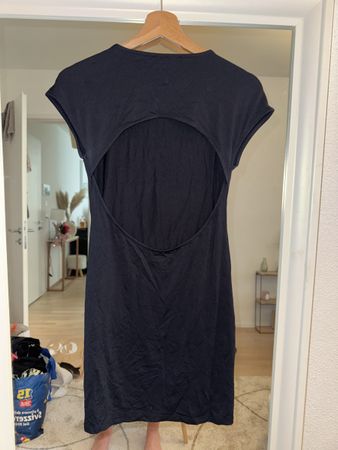 Robe dos nu pull&bear