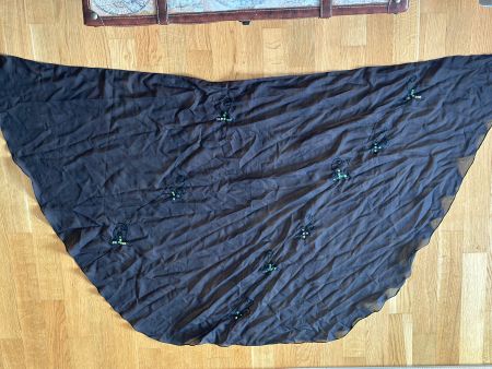 Schwarzes Tuch mit Pailletten, ideal für den Sommer!
