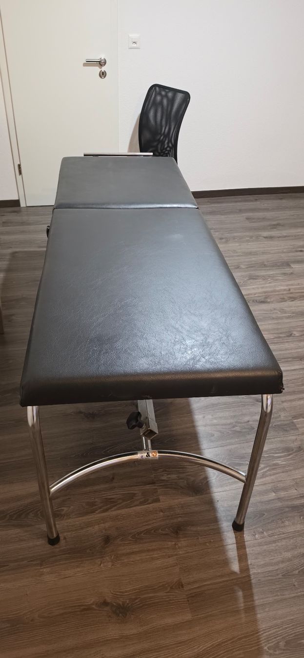 Lettini & sedie per cosmetici: Table de massage – Nuovo (secondo la descrizione) da Noville venduto da Berlusconi55