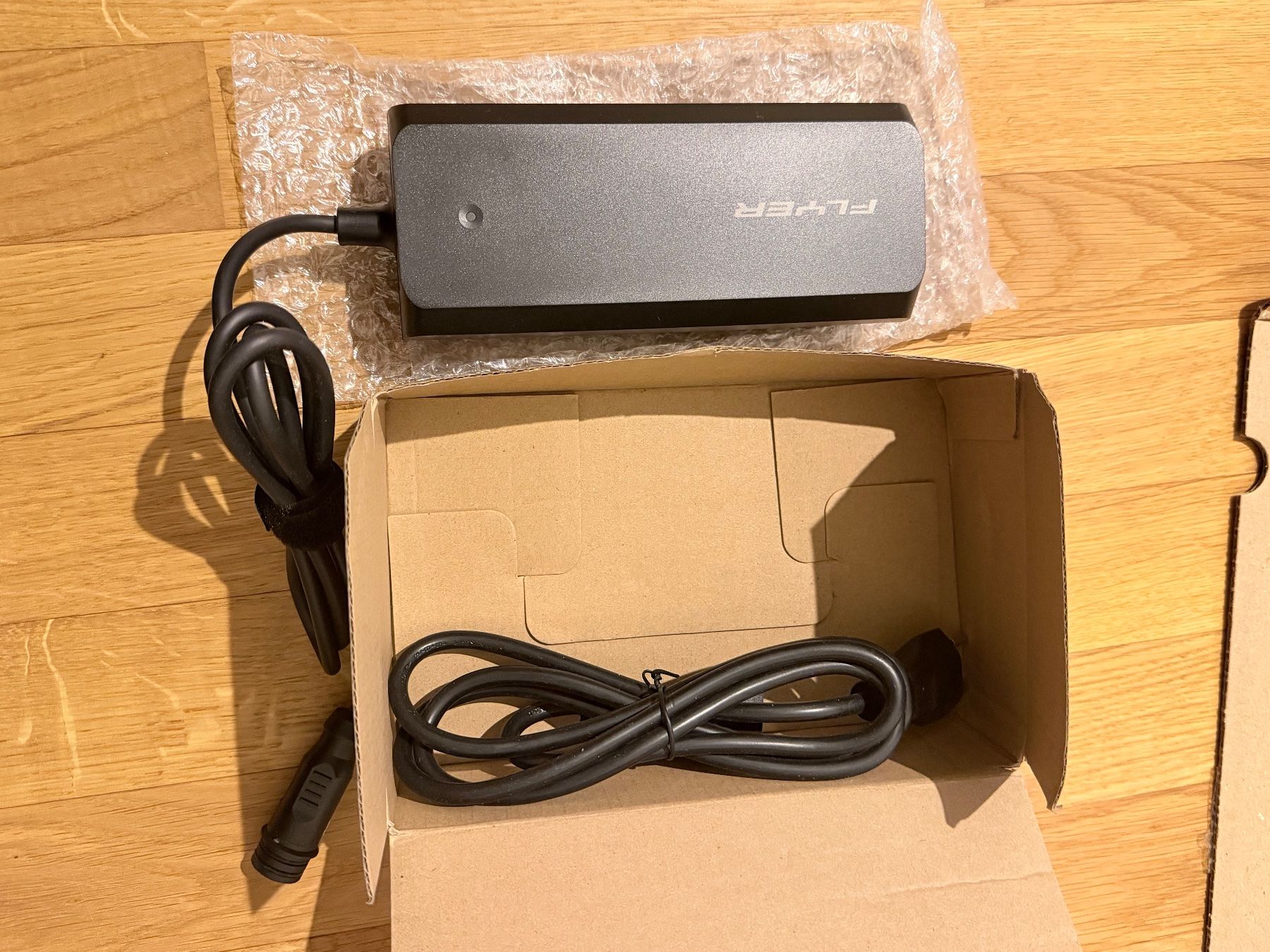 Flyer Chargeurs: Flyer Ladegerät SIB – Neuf avec emballage d'origine à Solothurn par lea_5lxz