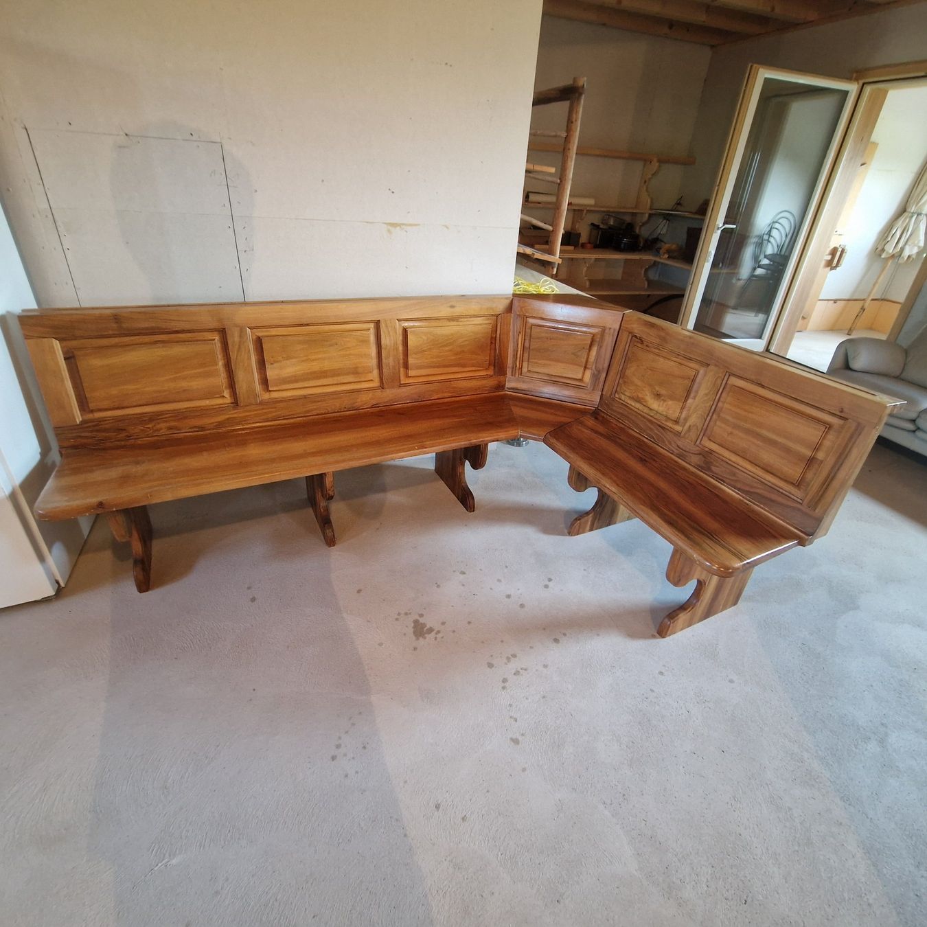 Panchine: Eckbank Nussbaum gestemmt. – Usato da Appenzell Eggerst. venduto da Nisblismees 2