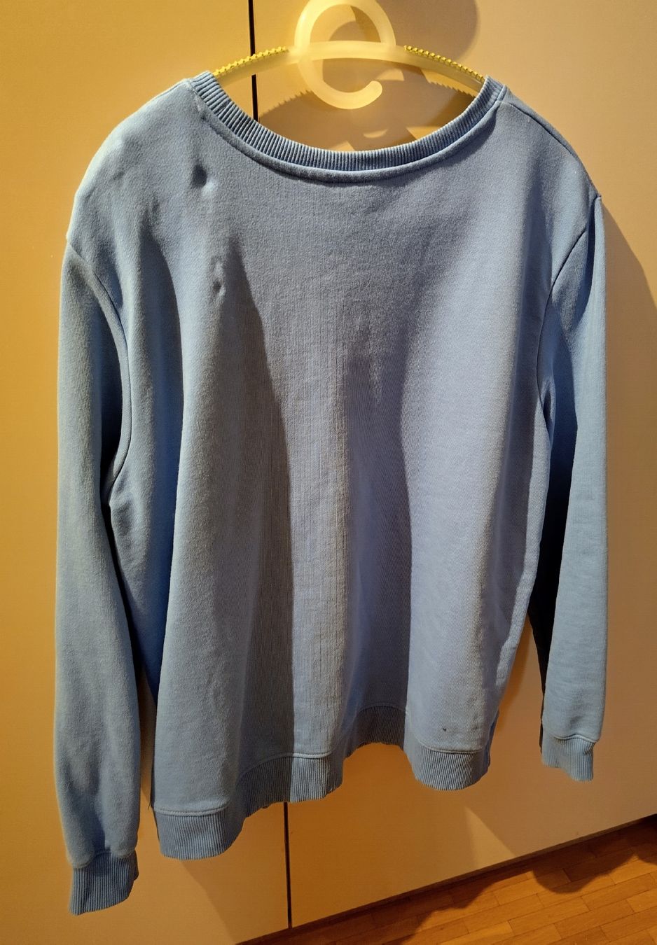 Pullover & Sweatshirts: Hellblaues Sweatshirt – Gebraucht aus Winterthur von Sunneufgang11 2