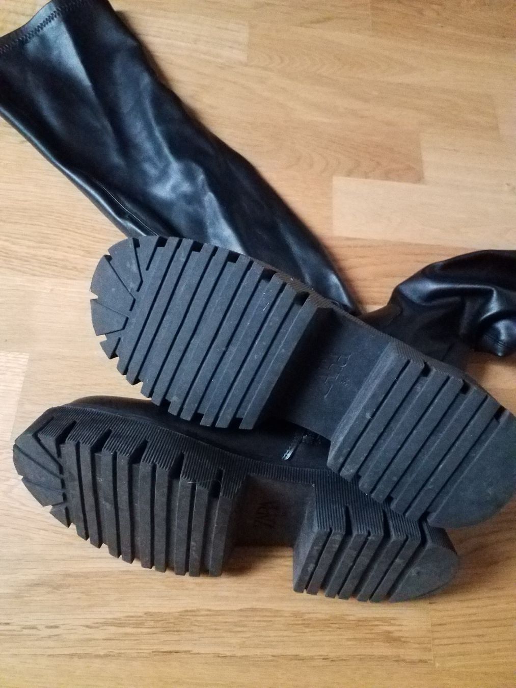 Zara Scarpe da donna: Overknee boots – Usato da Luzern venduto da _Lobster_ 3