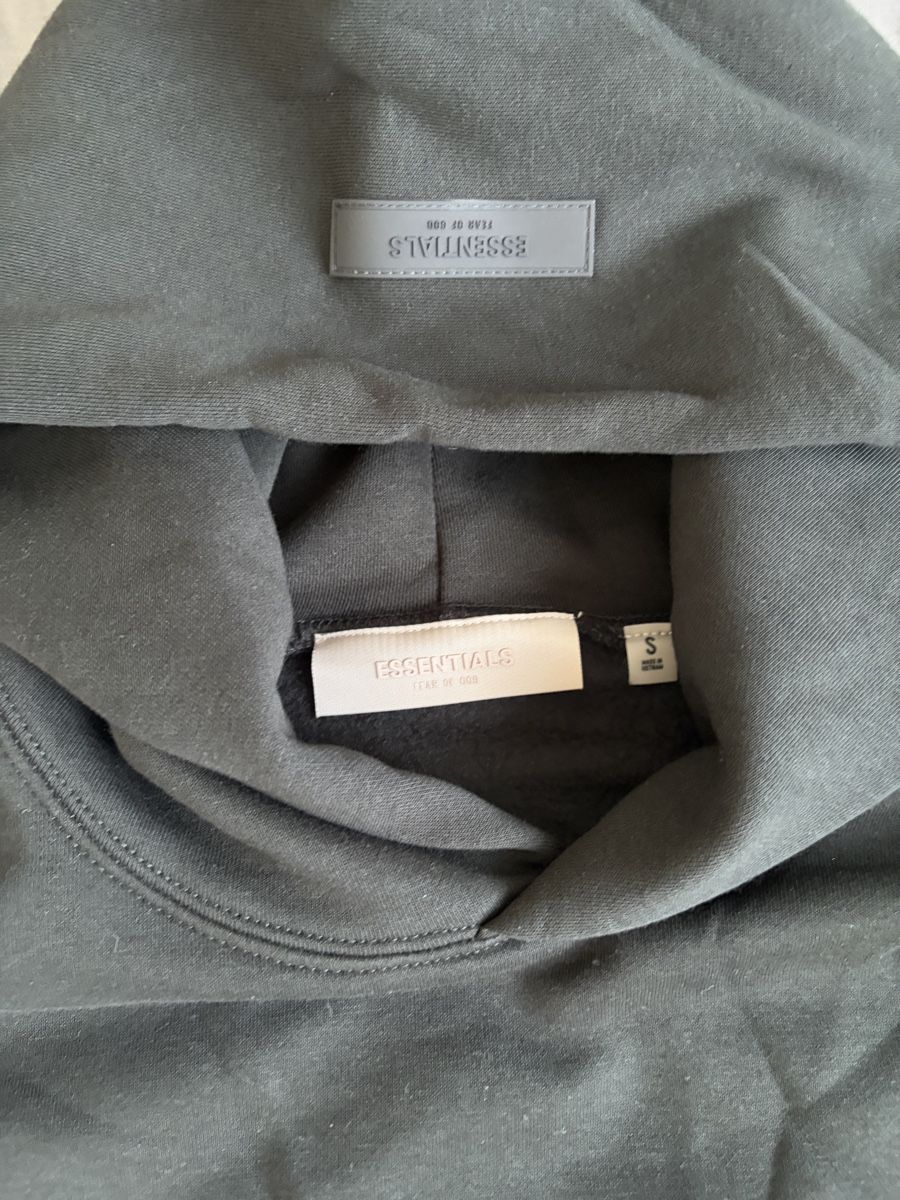 Fear of God Pullover & Sweatshirts: Sweat à capuche Essentials noir  – Neu (gemäss Beschreibung) aus Le Lignon von hzrl 4
