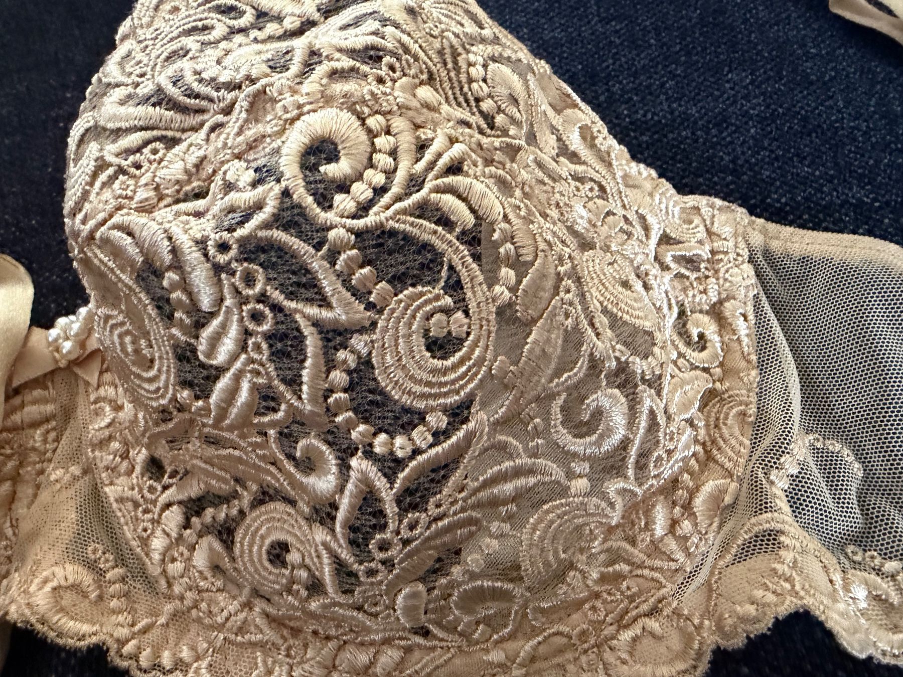 Lise Charmel Altra biancheria intima: Ensemble Lise Charmel 75D – Usato da riddes venduto da lauali01 1