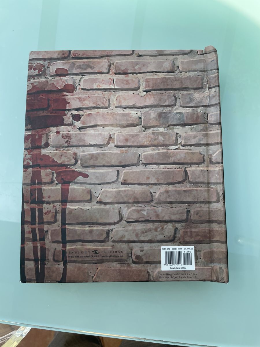 Livres: Livre pop up walking dead  – D'occasion à Les Brenets par serialdrink 1