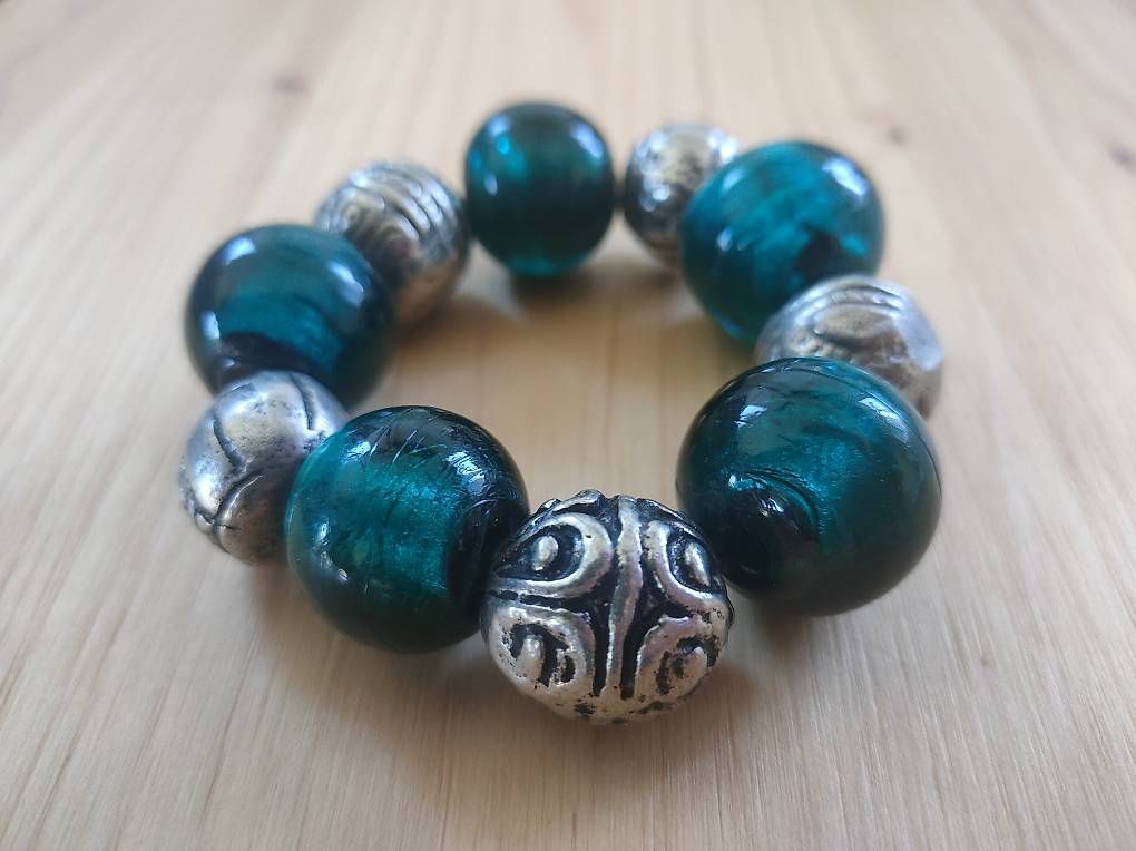 Bracciali & Braccialetti: Armband mit Glasperlen und Metallmurmeln – Usato da Winterthur venduto da jellybean07 1