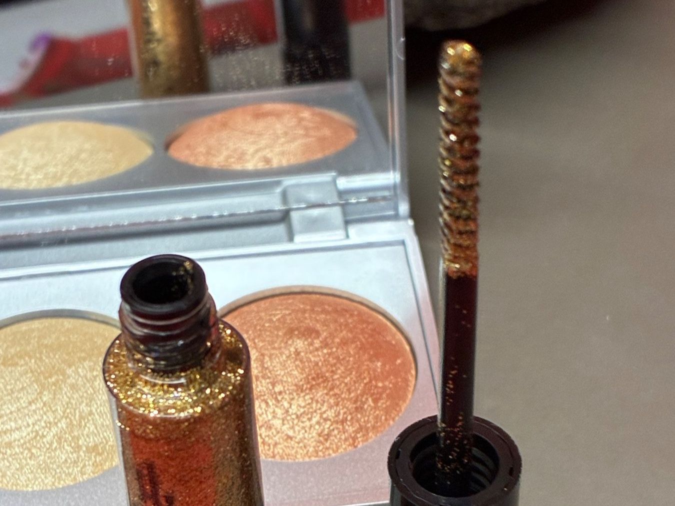 Make-up: Strobing Highlighter Golden Rose &  Glitzermascara - neu! – Nuovo e nell'imballaggio originale da Niederglatt ZH venduto da karinso 1