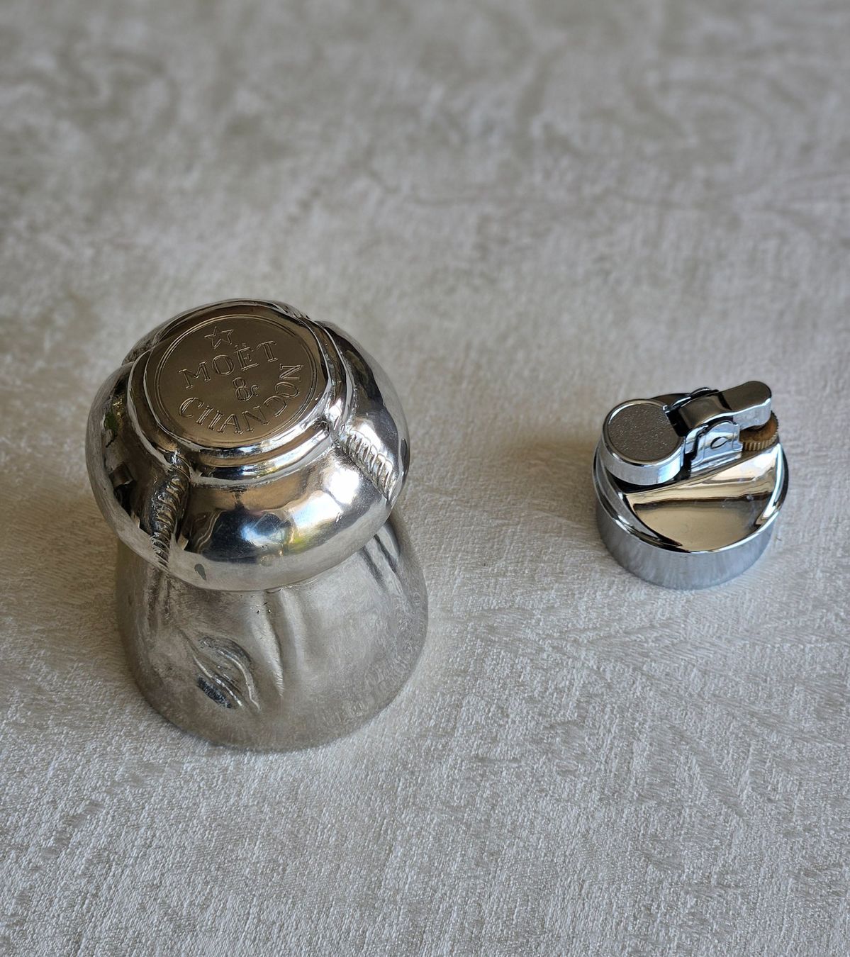 Accendini: Vintage silver Moet & Chandon Champagne Cork Table Lighter – Usato da Zollikon venduto da eug_5zym 3