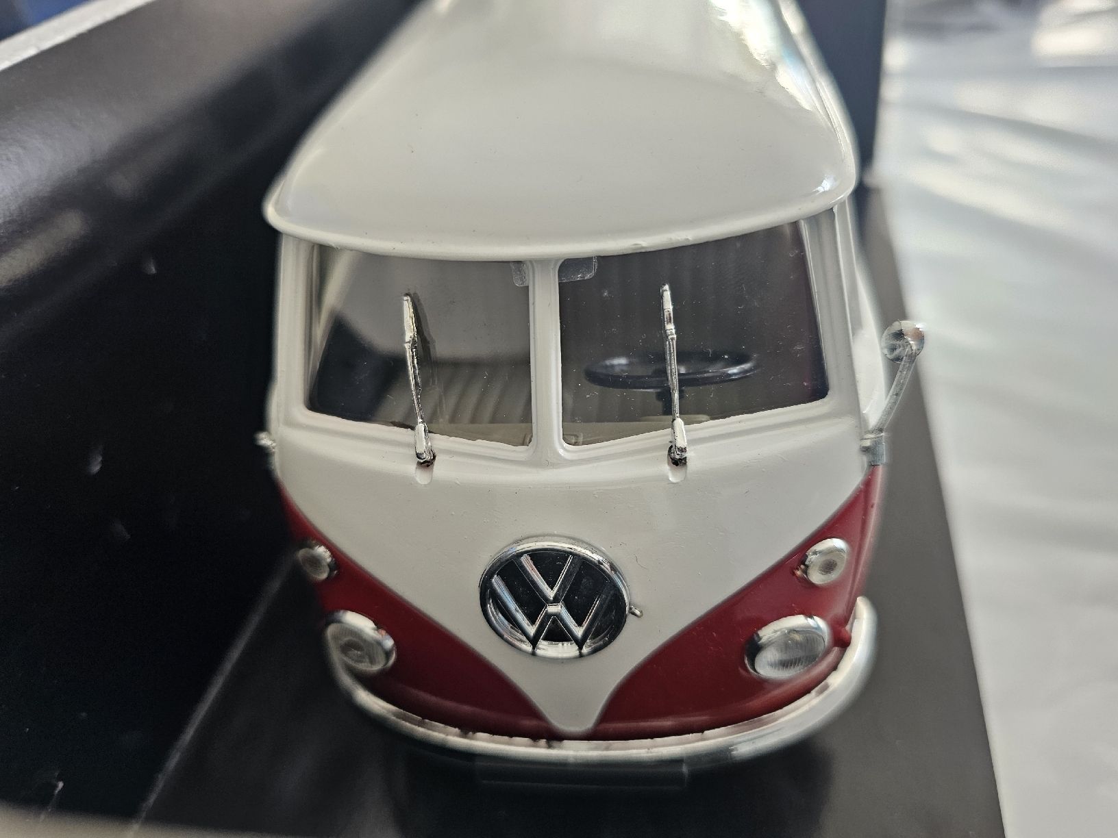 Volkswagen Modellini d'auto: VW T1 Combi Modelaito Solido Prestige 1:18 – Nuovo (secondo la descrizione) da Obergerlafingen venduto da Deluxepoint 4