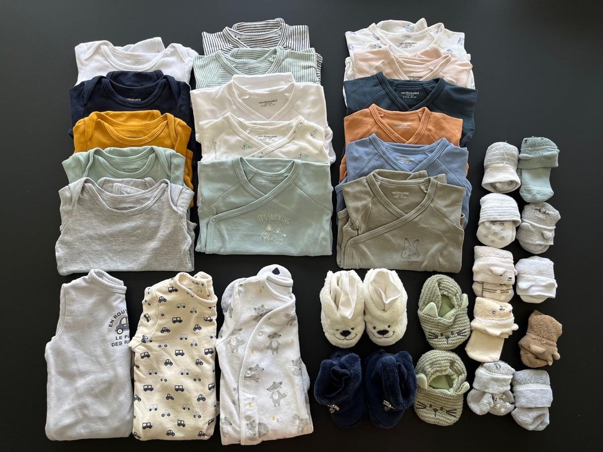 Lotti & Set di vestiti: Baby clothes bundle 6 Months - 32 pcs - Newborn Essentials – Usato da Wilen b. Wollerau venduto da seb_s6jm