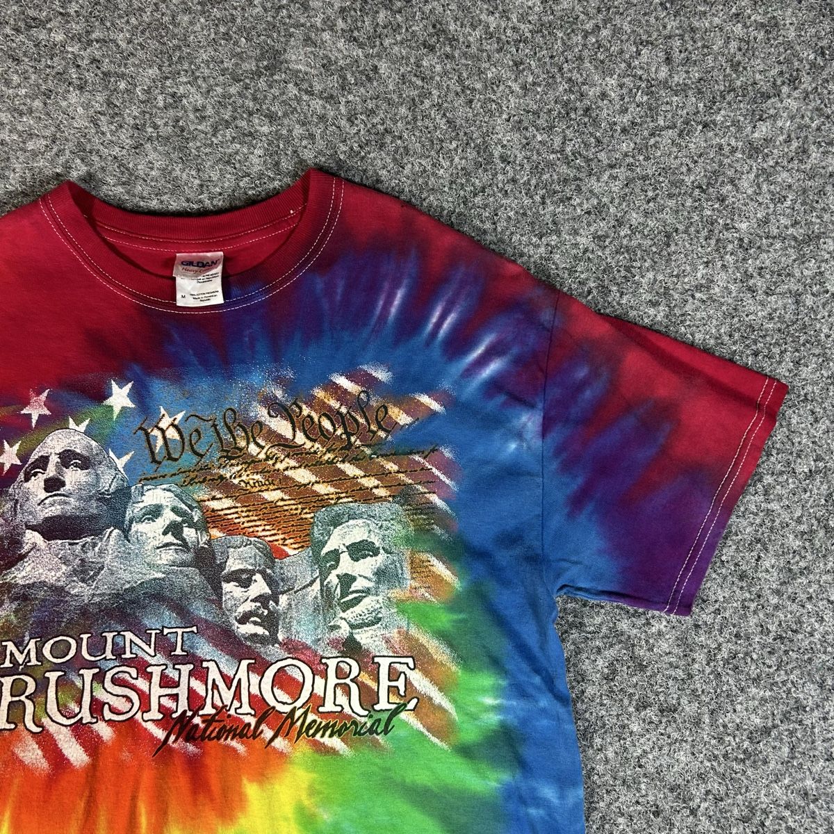 T-shirt: 2000s T-shirt – Nuovo (secondo la descrizione) da La Sagne NE venduto da Matlasape 2