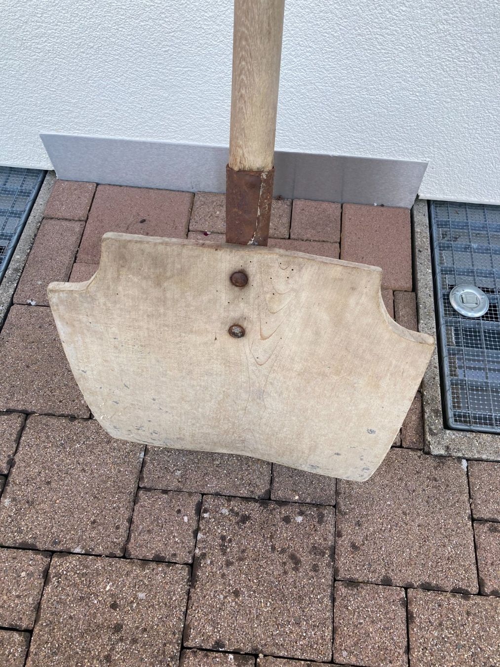 Tutti gli attrezzi: Schneeschaufel, Holz, Antik – Usato da Bauma venduto da Hmuggi 6