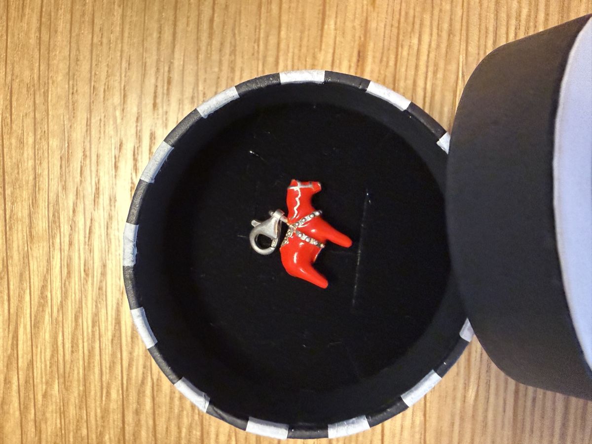 Thomas Sabo Pendentifs: Thomas Sabo Pferd rot Charm – D'occasion à St. Gallen par lau_5ffy 1