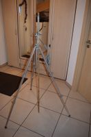 Trépied pour appareil photo ou caméra.