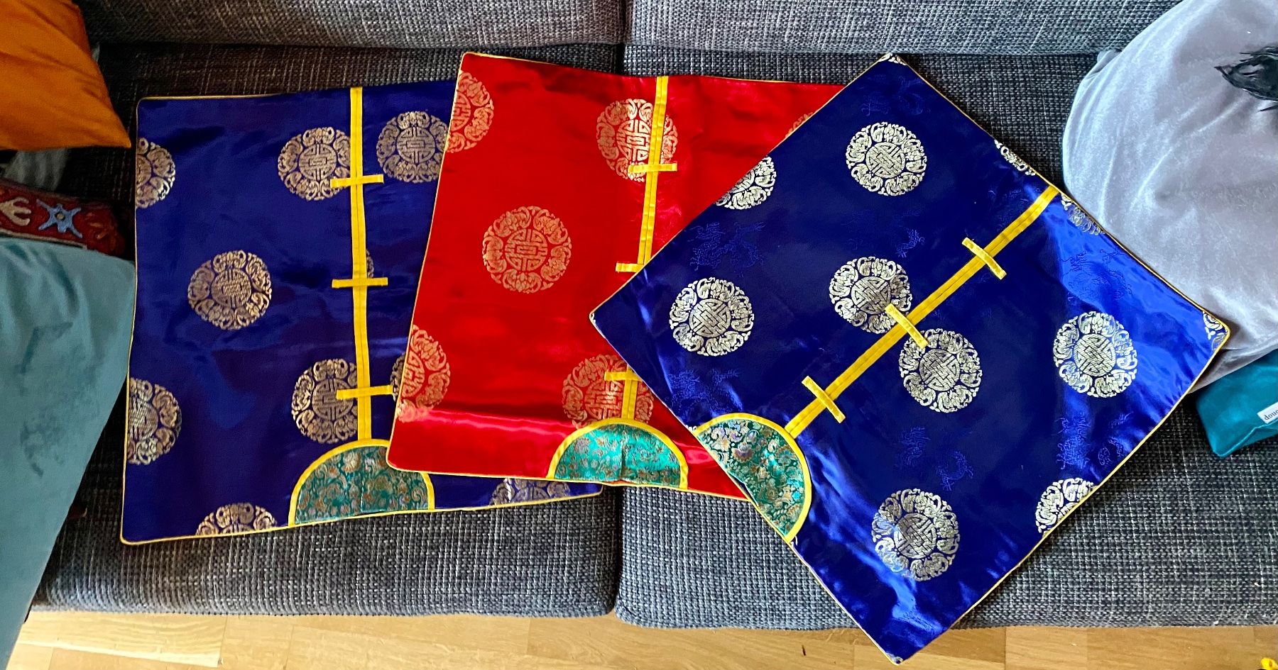Cuscini: Fourres de coussin en pure soie – Nuovo e nell'imballaggio originale da Estavayer Le Lac venduto da sico1260 5