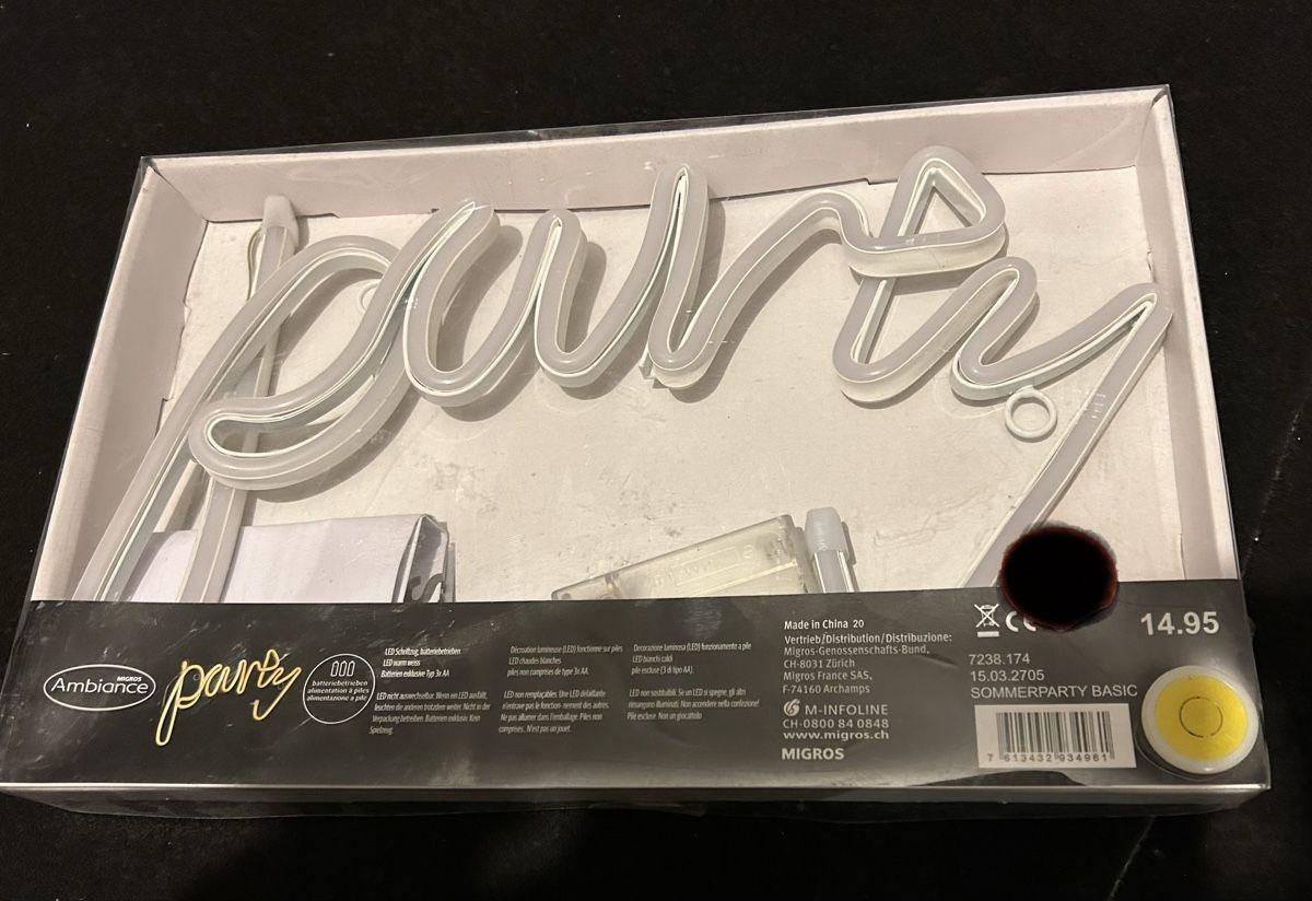 Migros Tutte le decorazioni: Déco Lumineuse Party, Lampe Neon – Usato da Genève venduto da and_k79x 1