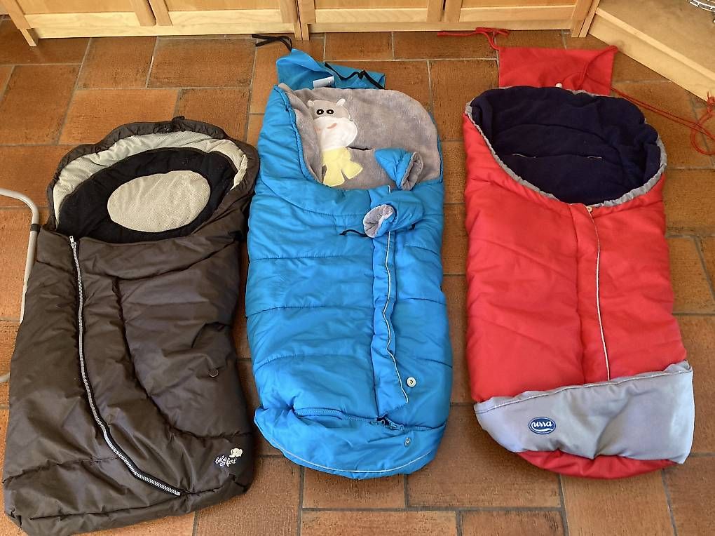 Set di tavolo e panche: Tout pour bébés  – Usato da Lutry venduto da dom_nps7 1