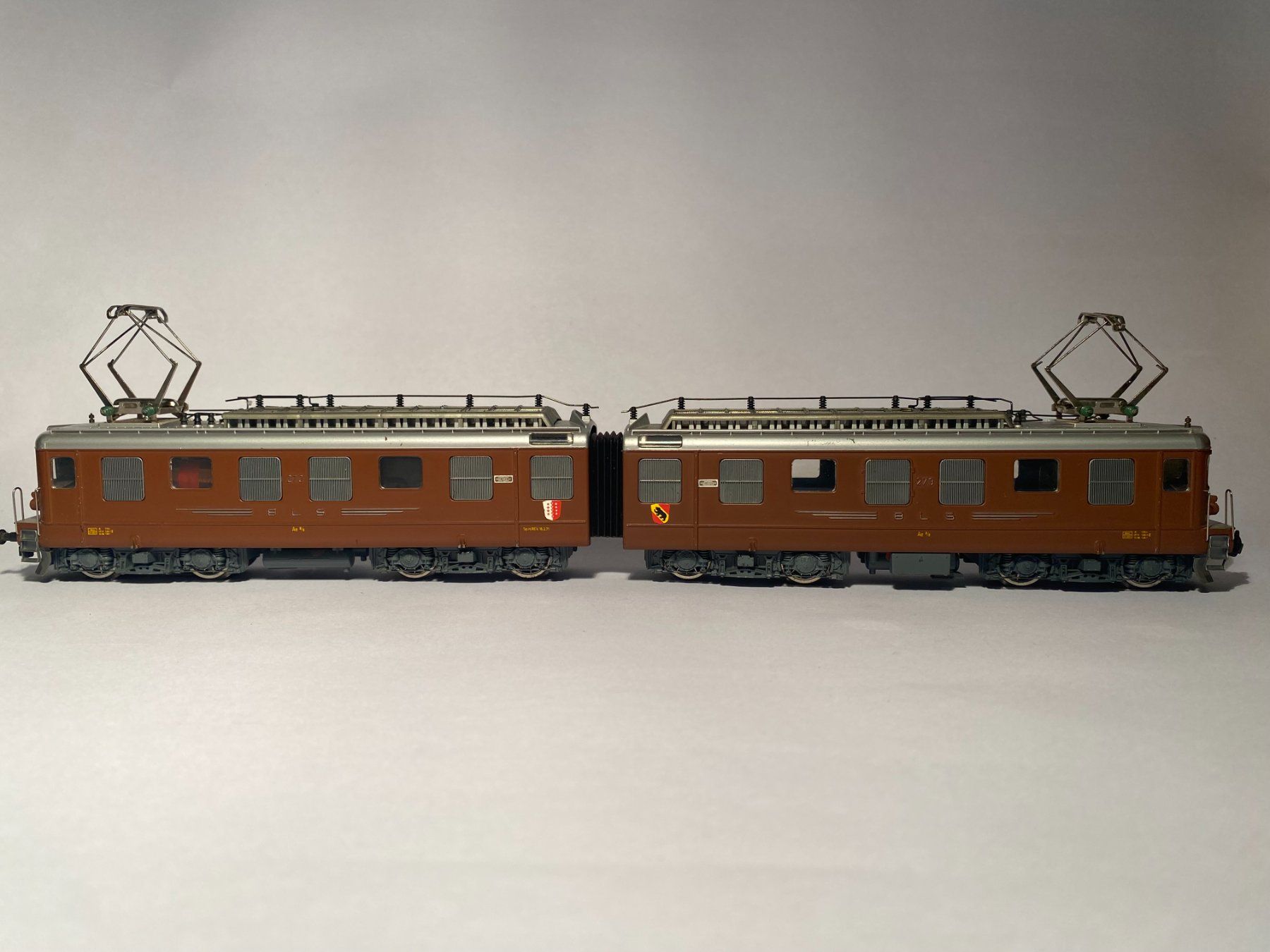 Hag Modellini di ferrovie: Hag E-Lok Ae 8/8 BLS braun AC Analog – Usato da Buchrain venduto da Modellbahn11