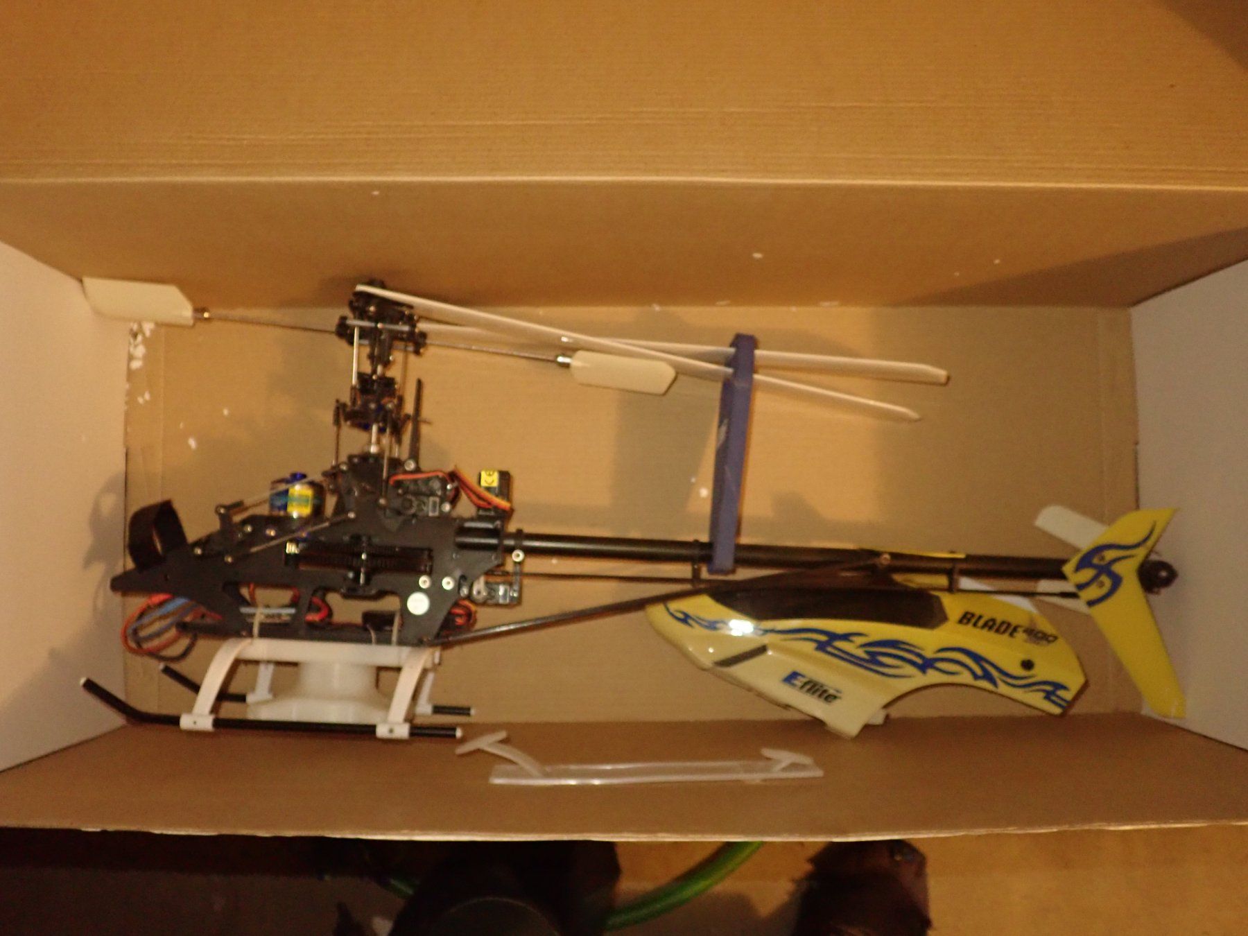 Blade RC Kits de montage: Modellheli Blade 400 – Défectueux à Muntelier par Lusbus