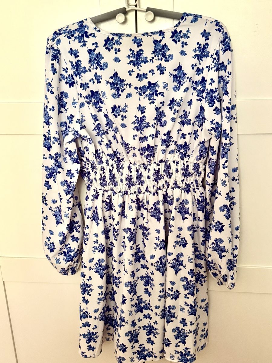 Shein Kleider: Shein Sommerliches Blümchenkleid mit langen Ärmeln, Gr. M – Gebraucht aus Basel von oks_7kxy 1