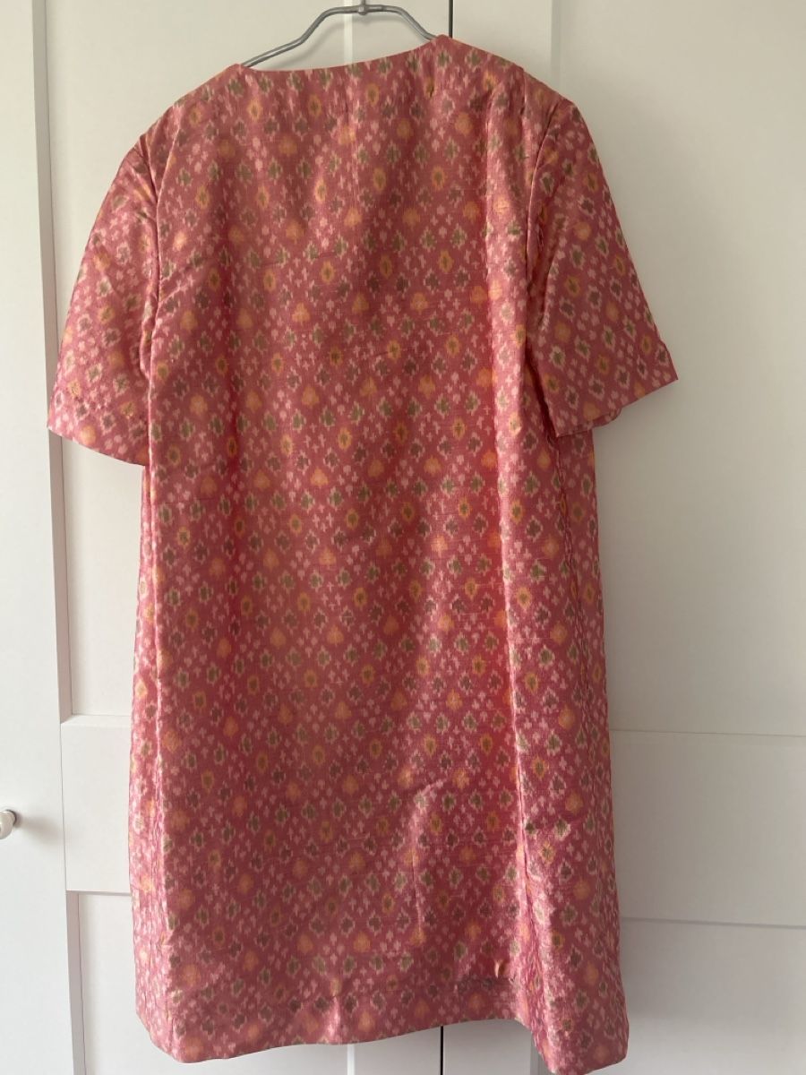 Robes: Bluse kurzarm Seide gemustert Grösse 38 – D'occasion à Siebnen par schnell05 3