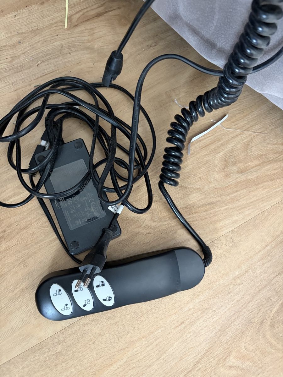 Poltrone: Sessel elektrisch  – Usato da Büetigen venduto da Bassist8 1