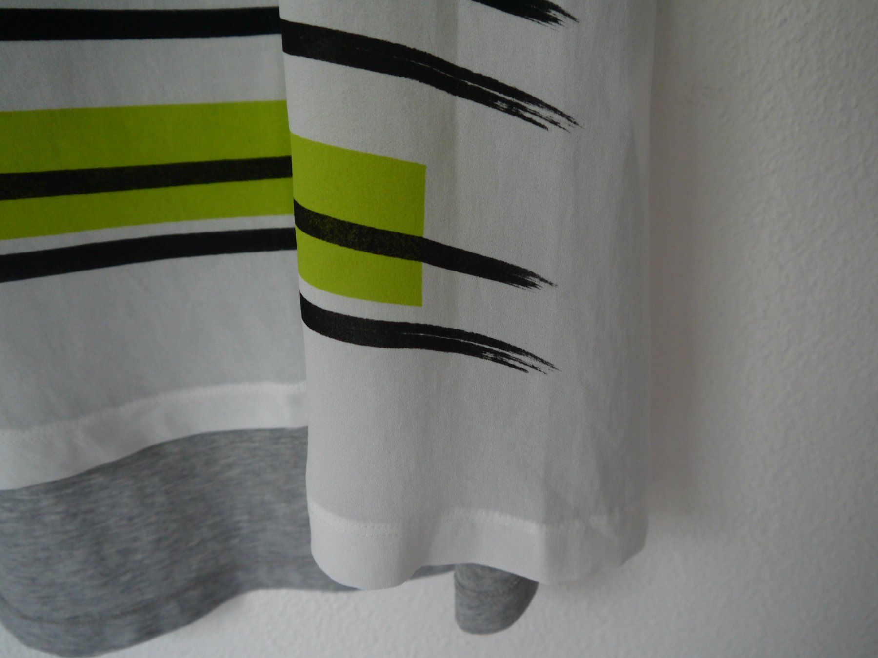 Marc Cain Camicette: Marc Cain Bluse / TShirt N6 – Usato da Hagendorn venduto da Blaf 2