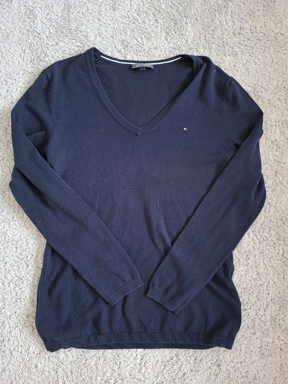 Tommy Hilfiger Maglioni & Felpe: Pull Col V Tommy Hilfiger Bleu Marine Taille L  – Usato da Renens VD venduto da ser_j2fn 2