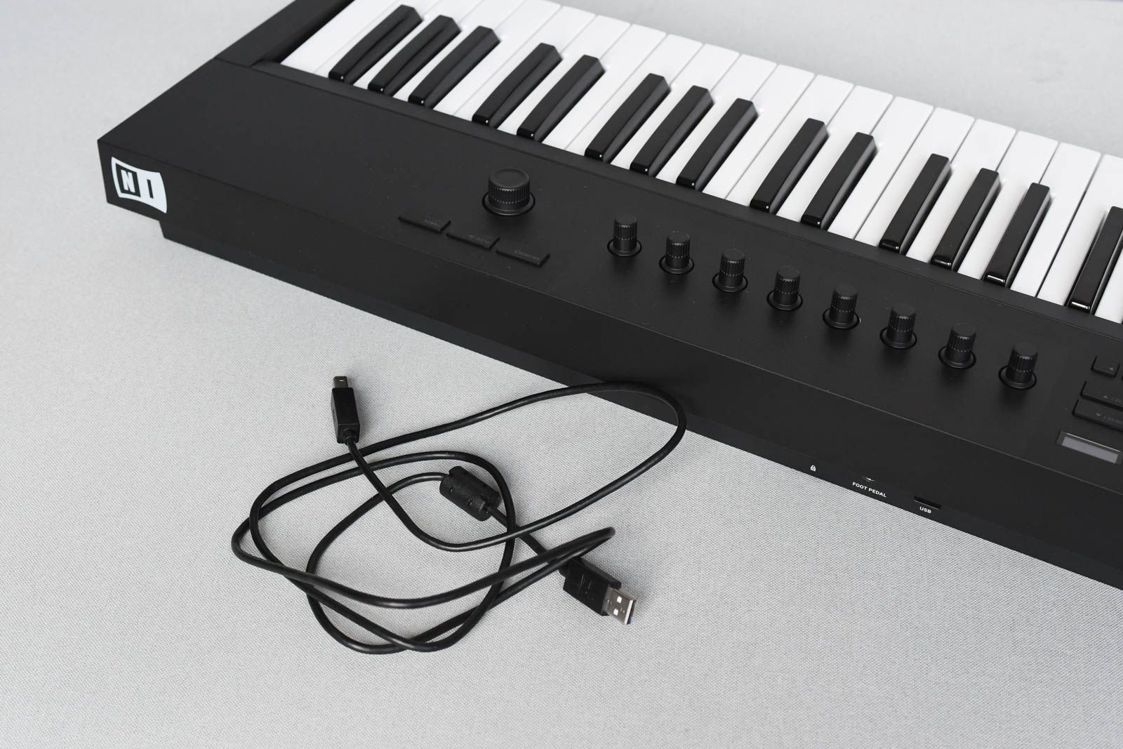 Native Instruments Strumenti musicali: Native Instruments Komplete Kontrol A49 MIDI Keyboard – Usato da Winterthur venduto da Syorn 3