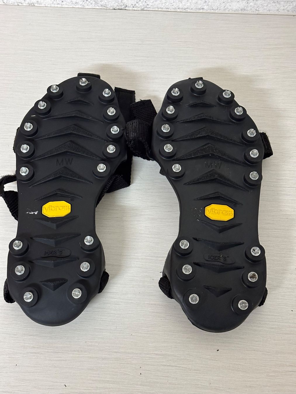 Scarpe da uomo: Gleitschutz grösse 41 – Usato da Thun venduto da jeff070 1