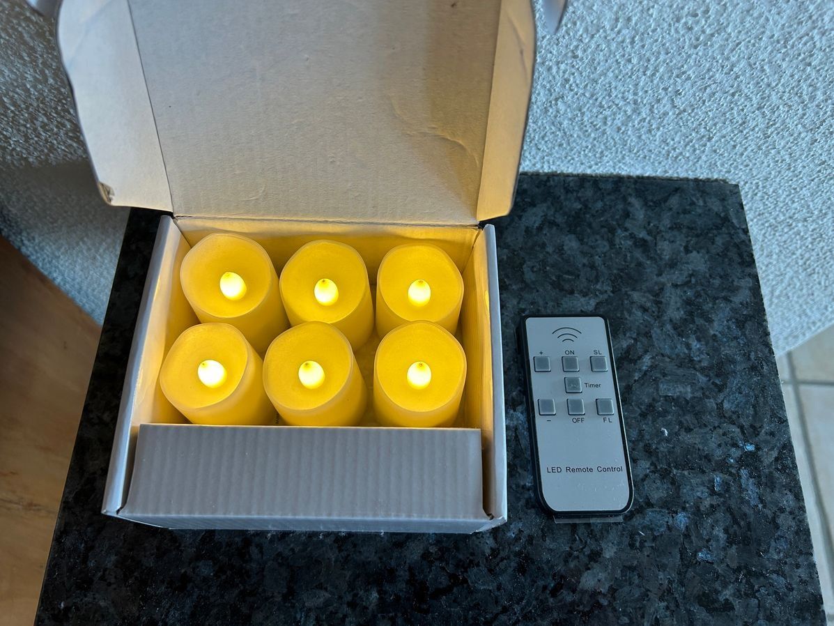 Kerzen: 6 neue LED Teelichter mit Timer+Fernbedienung USB Ladung – Neu (gemäss Beschreibung) aus Beatenberg von buy2you 2