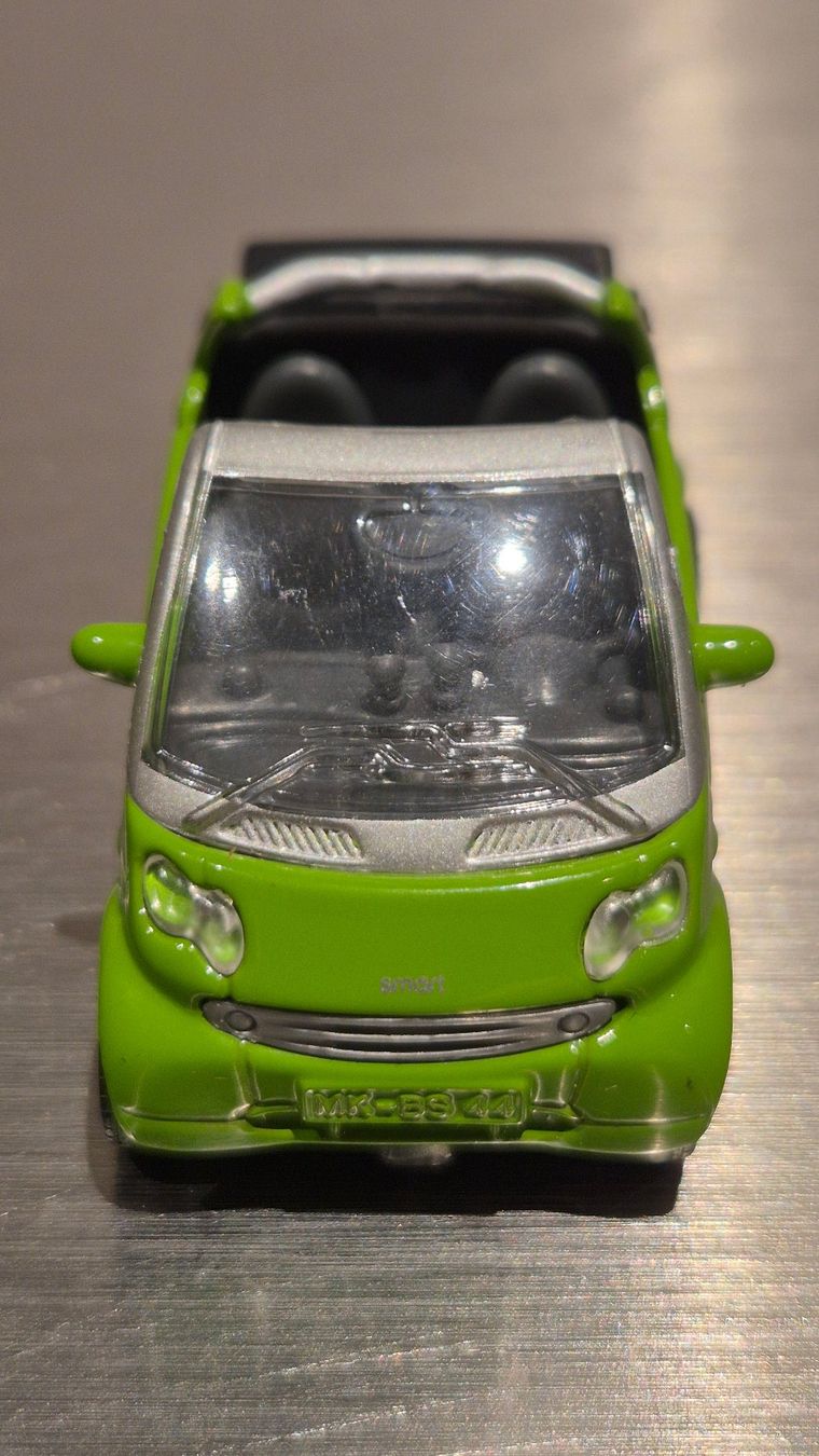 Siku Modellini d'auto: Modell-Auto: Smart Cabrio "Erdgas" von siku – Usato da Bischofszell venduto da worldoftoday 1